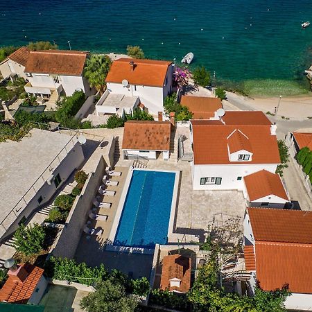 Apartments Bisernica-With Pool Razanj Bagian luar foto