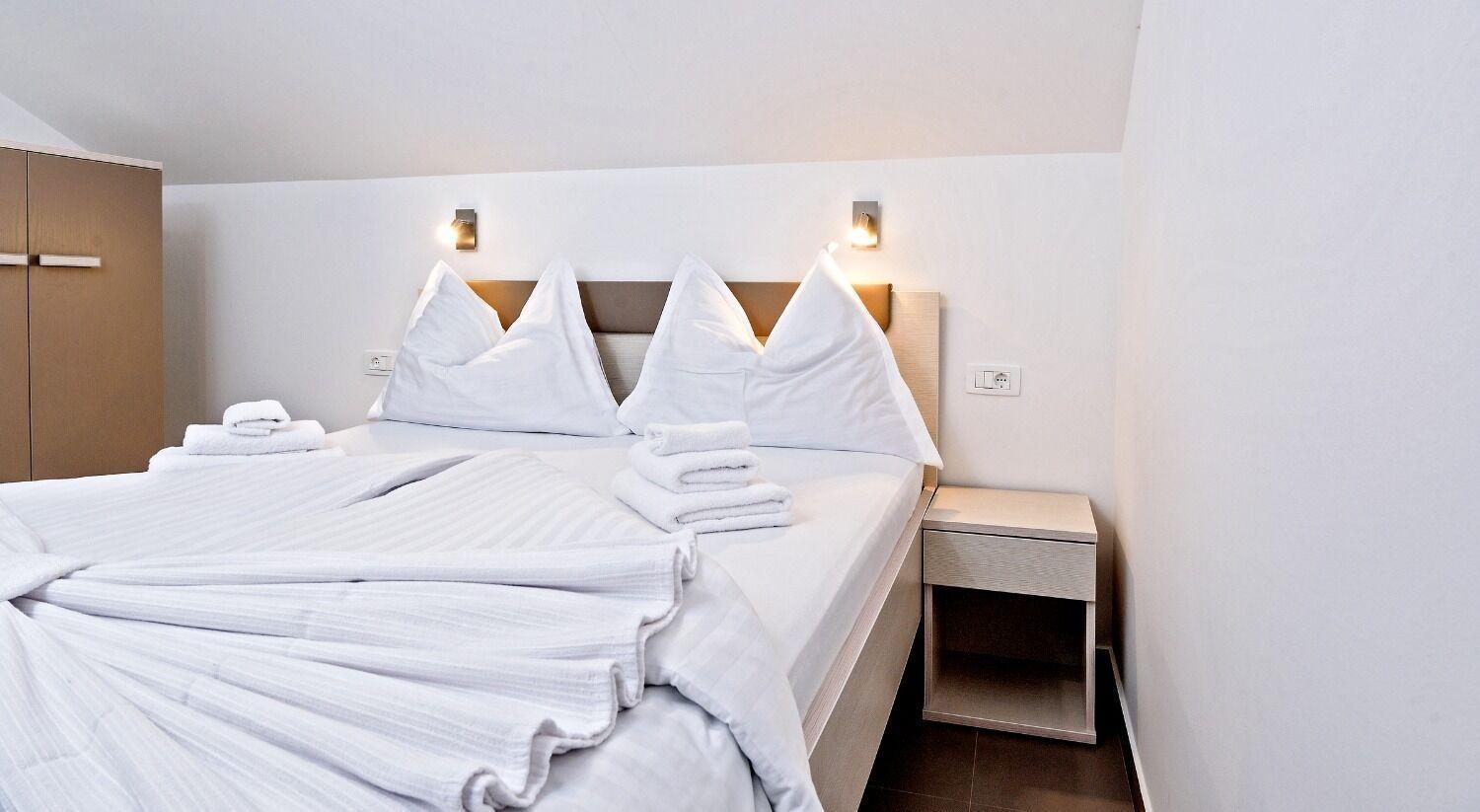 Apartments Bisernica-With Pool Razanj Bagian luar foto