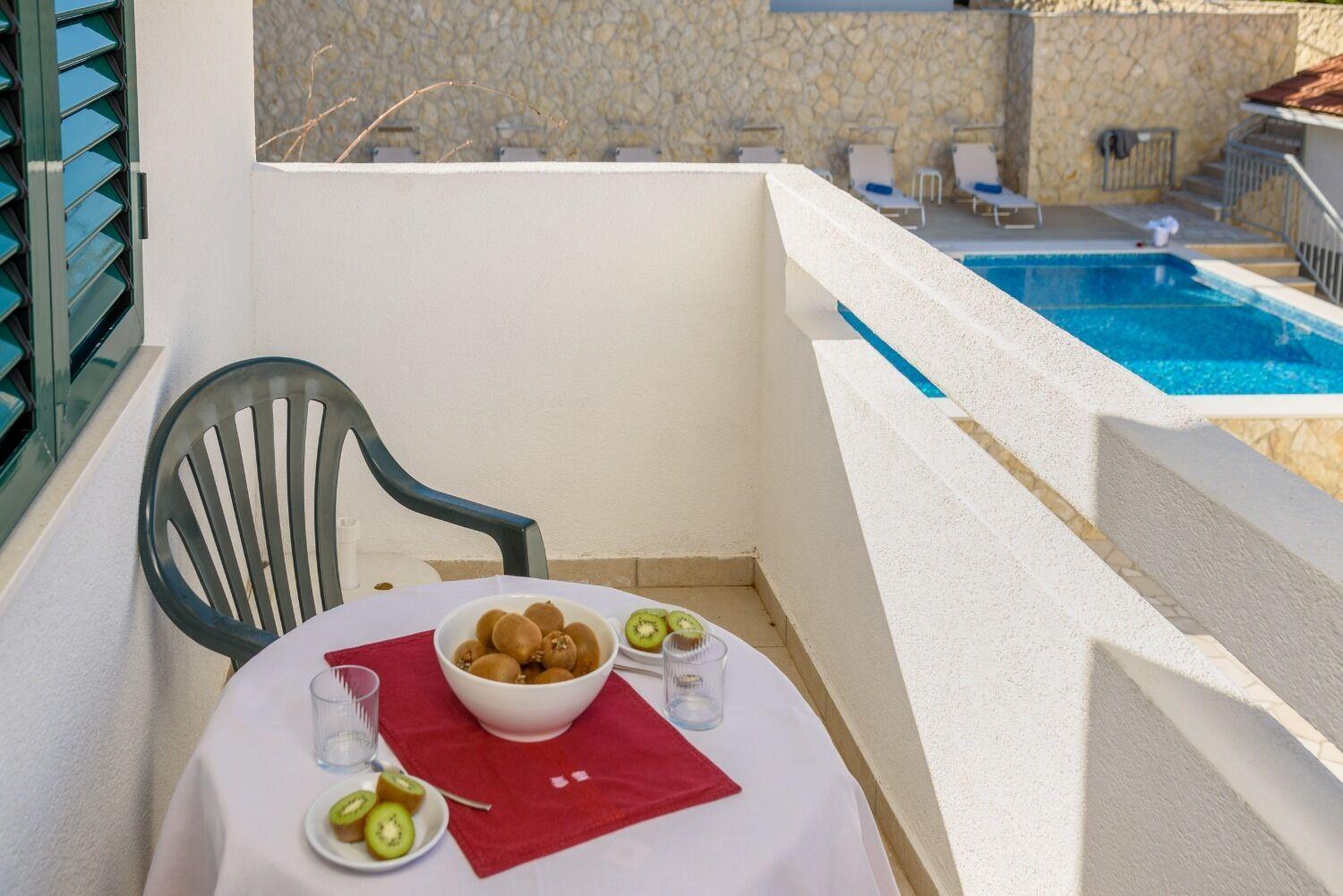 Apartments Bisernica-With Pool Razanj Bagian luar foto