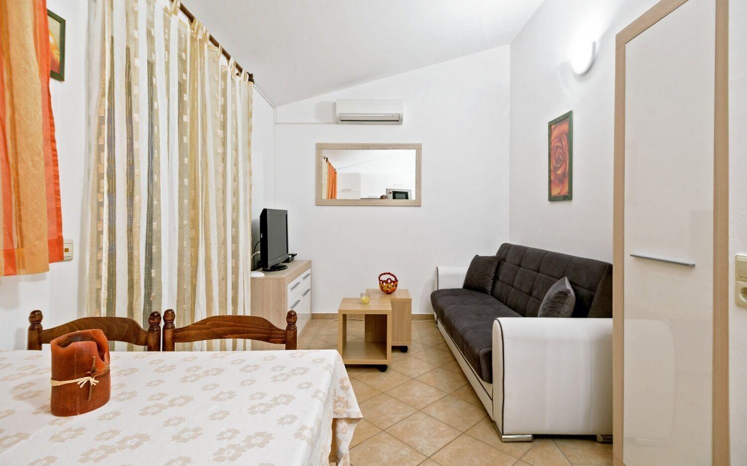 Apartments Bisernica-With Pool Razanj Bagian luar foto
