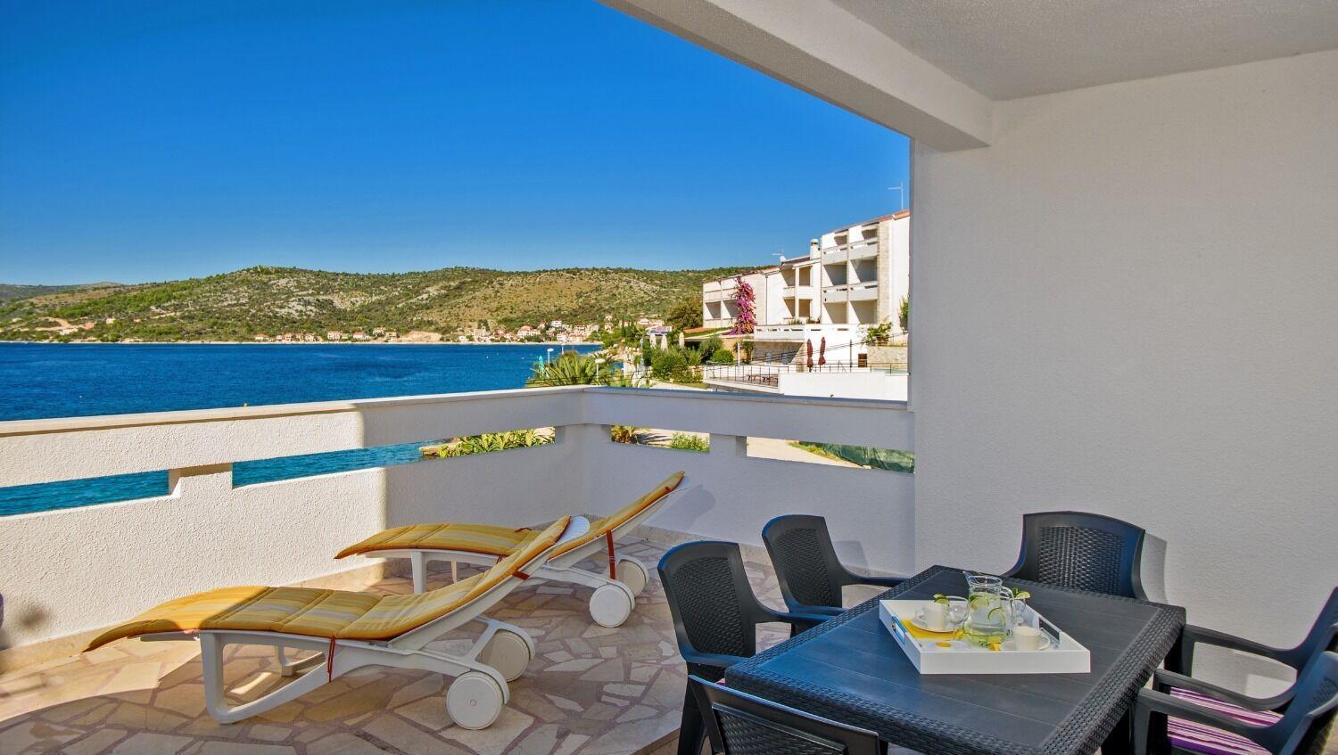 Apartments Bisernica-With Pool Razanj Bagian luar foto