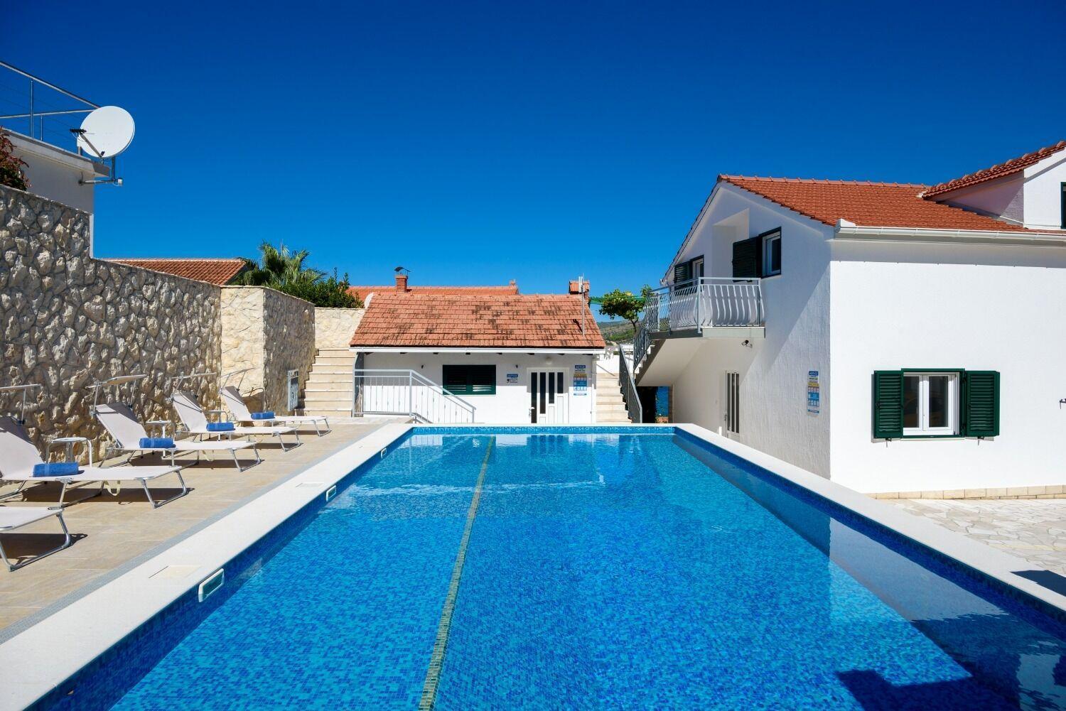 Apartments Bisernica-With Pool Razanj Bagian luar foto
